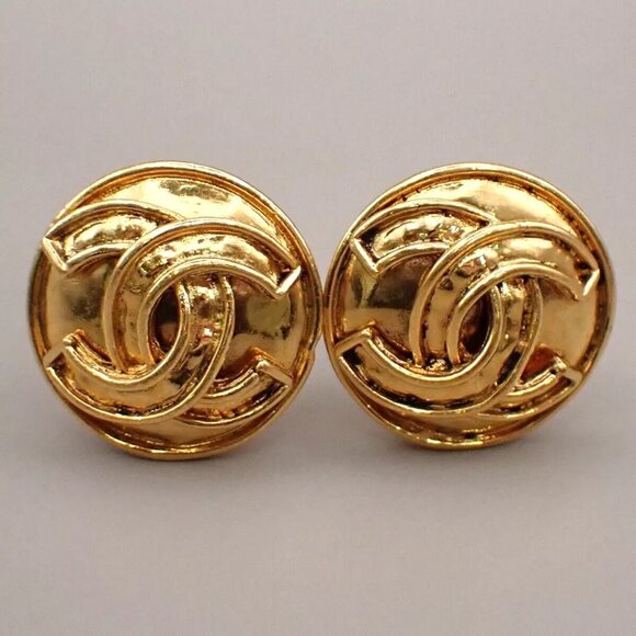 CHANEL CC Logo Round Button Earrings 94P Clip-On Gold France Vintage 8 - Picture 1 of 9